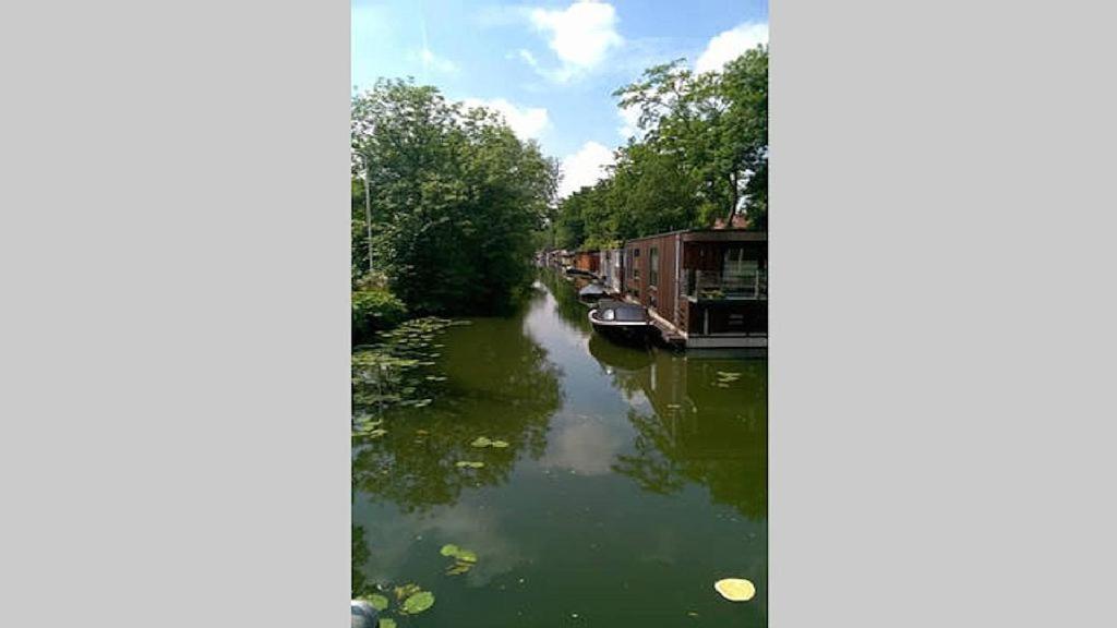 Benedenverdieping In Woonboot Met Tuinterras Utrecht Kültér fotó